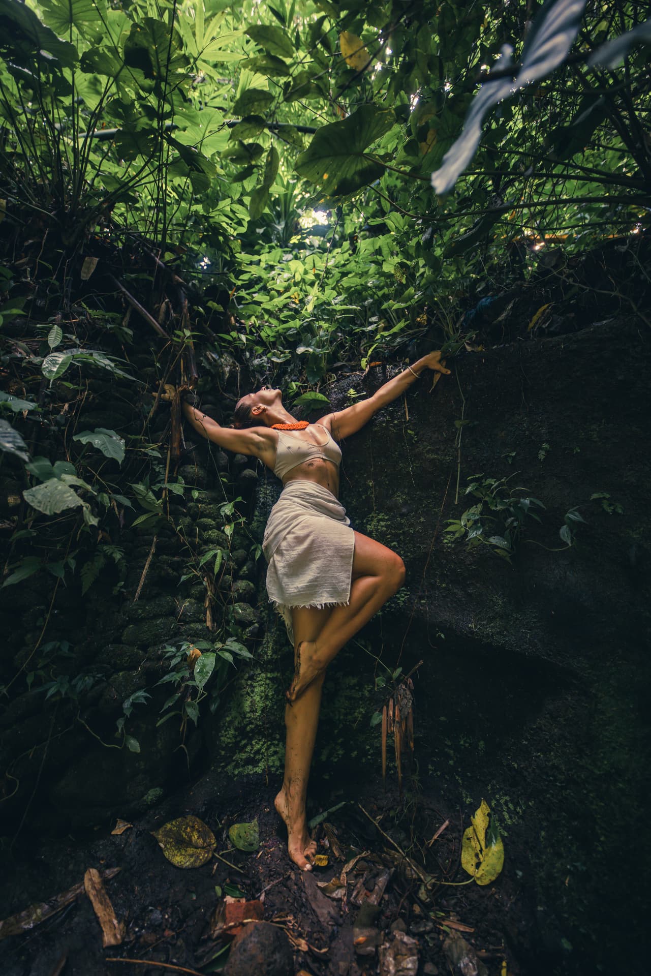 She Moves She Feels